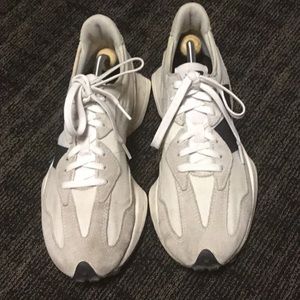 New balance 327 in sea salt/ moonbeam colorway